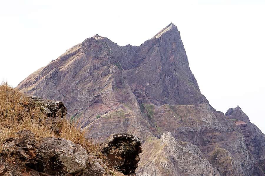 Santiago: Monte Tchota Natural Park to Pico d'Antónia Hike - The Descent, Picnic, and Return Through the Park