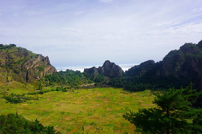 Santo Antão: Full-day Island Tour & Visit to Cova de Paúl Volcano Crater - Fontainhas: the most dramatic village approach