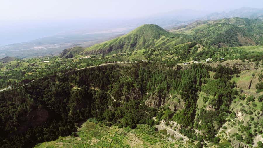 Santo Antão: Hiking Cova Volcano Crater to Ribeira Paúl - Guides who add more than directions