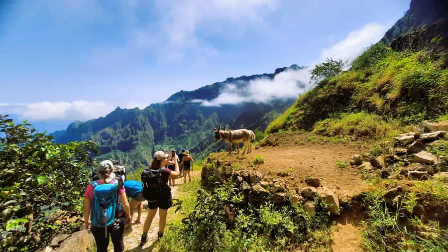 Santo Antão: Hiking Cova Volcano Crater to Ribeira Paúl - The crater rim and the Paúl Valley view