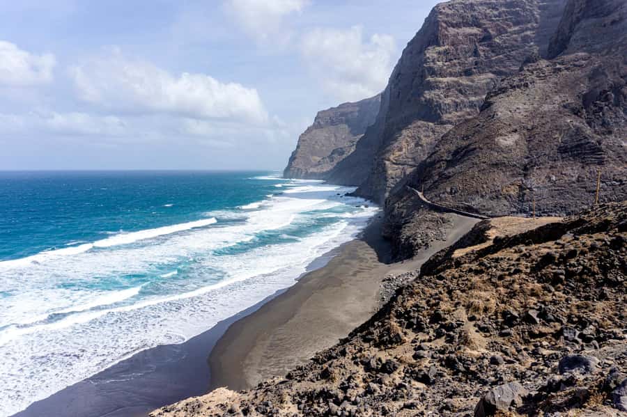 Santo Antão: Ponta do Sol & Fontainhas Guided Trip with Hike - Private or small group: which option makes sense?