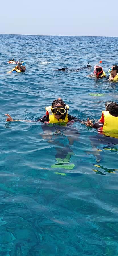 Snorkelling trip with certificate local guide - The seven-minute ride to the shipwreck