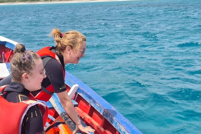 Spectacular experience with sea turtles - Who will enjoy this experience most?