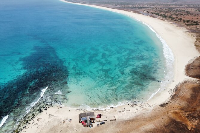 Tours in Boa Vista island - Varandinha’s rocks and sea-facing cave