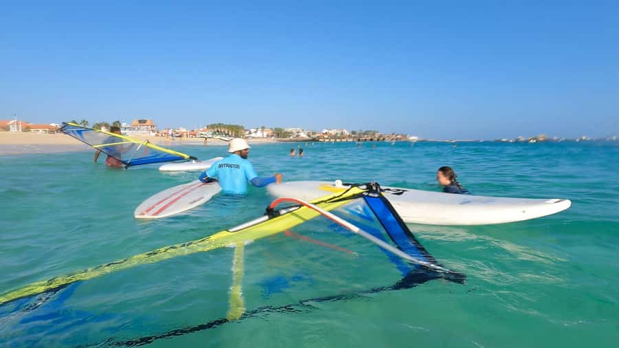Windsurf Lessons - Booking and language details